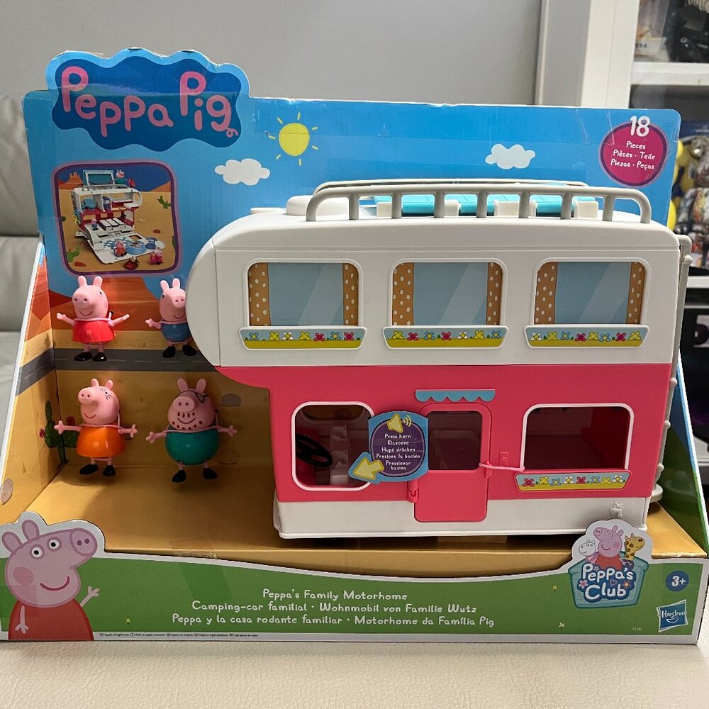 Peppa Pig Peppa’s Family Motorhome - 4 Pig Figures, 13 Themed Accessories